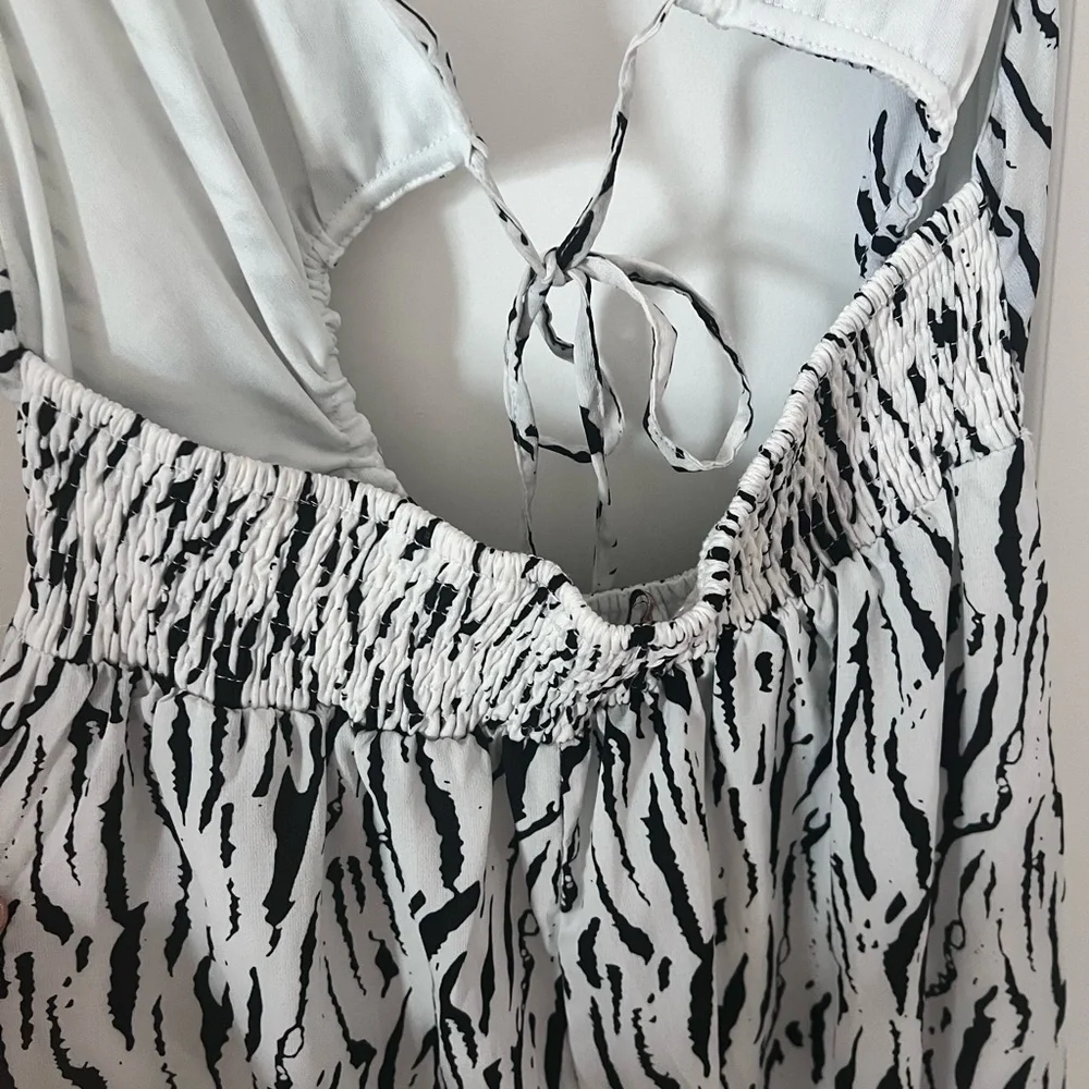 Zebra Print Maxi Cutout Halter Dress Size Medium - Picture 15 of 16
